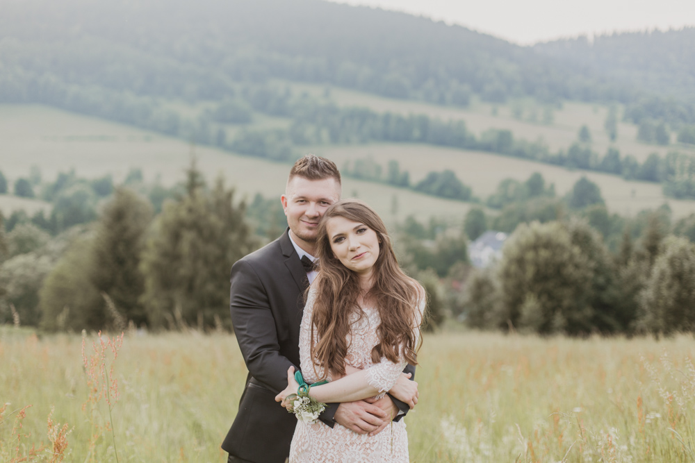 Pudełko Wspomnień - Slow wedding - Kameralny ślub w górach na Dolnym Śląsku • Stronie Śląskie • Sandra i Damian  